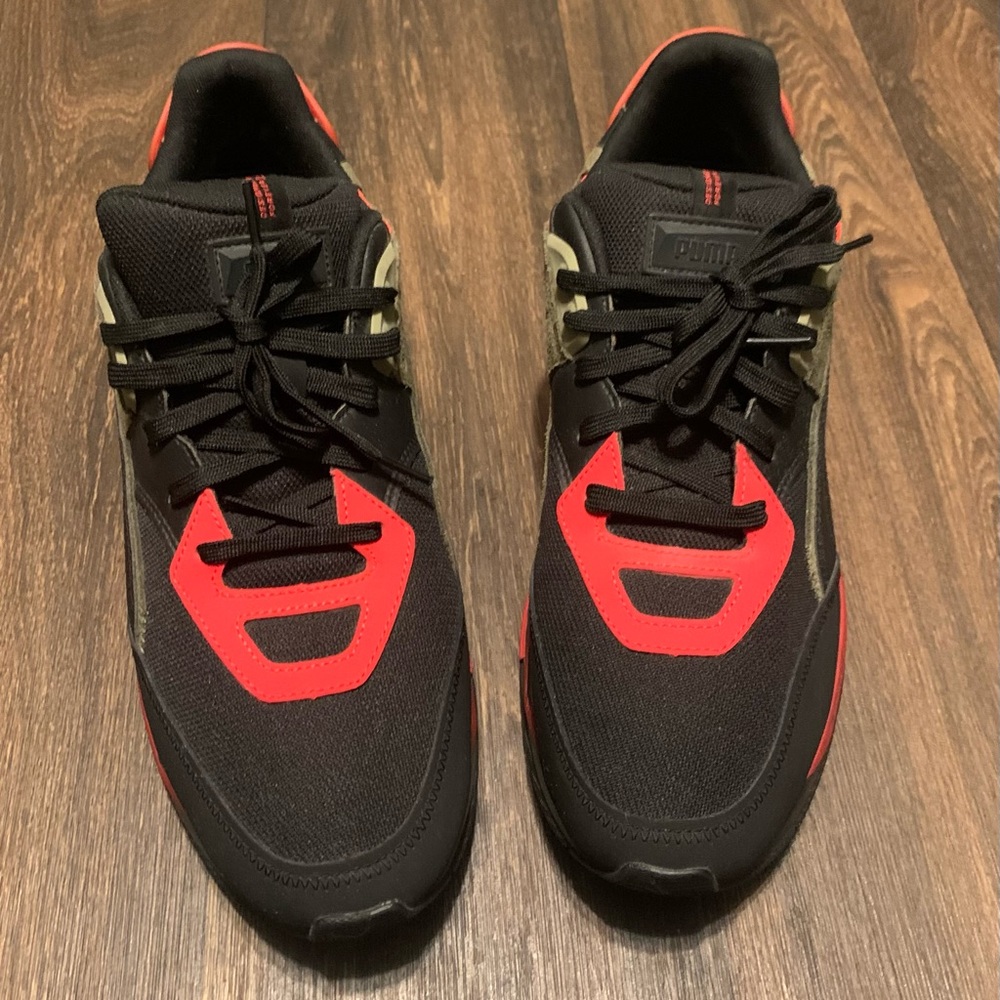 Puma Men's Black and Red Athletic Sneakers Size 13